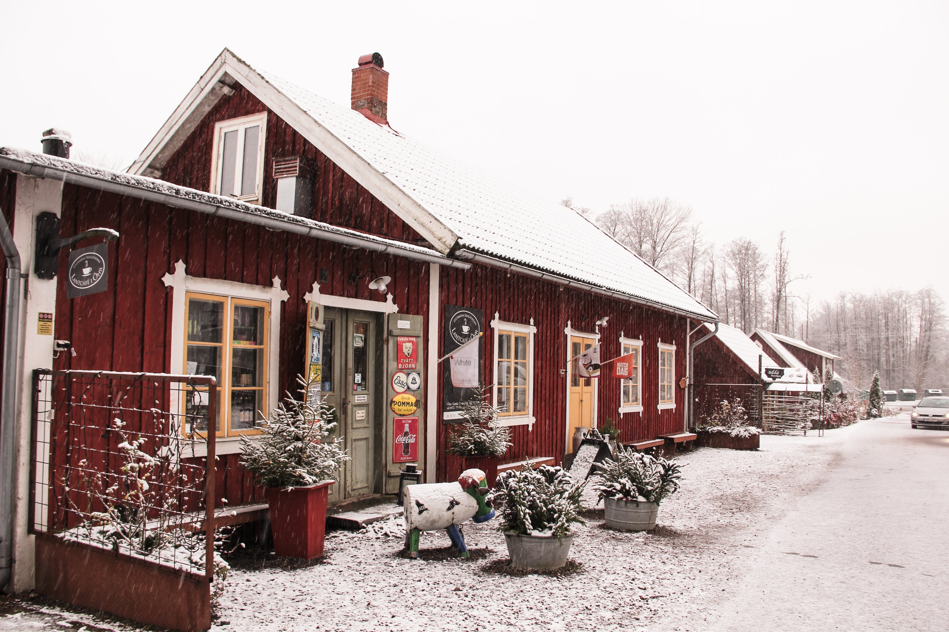 Februari 2027